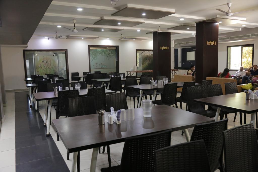 Hotel Rudra Plaza Dwārka Екстериор снимка
