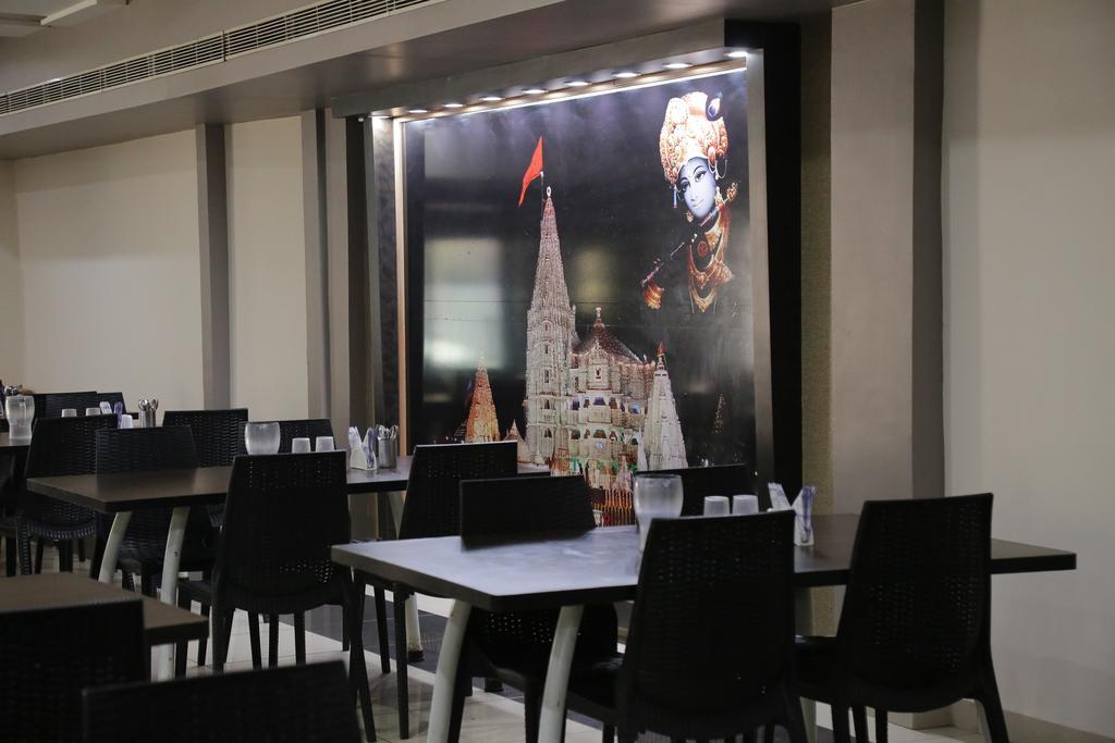 Hotel Rudra Plaza Dwārka Екстериор снимка