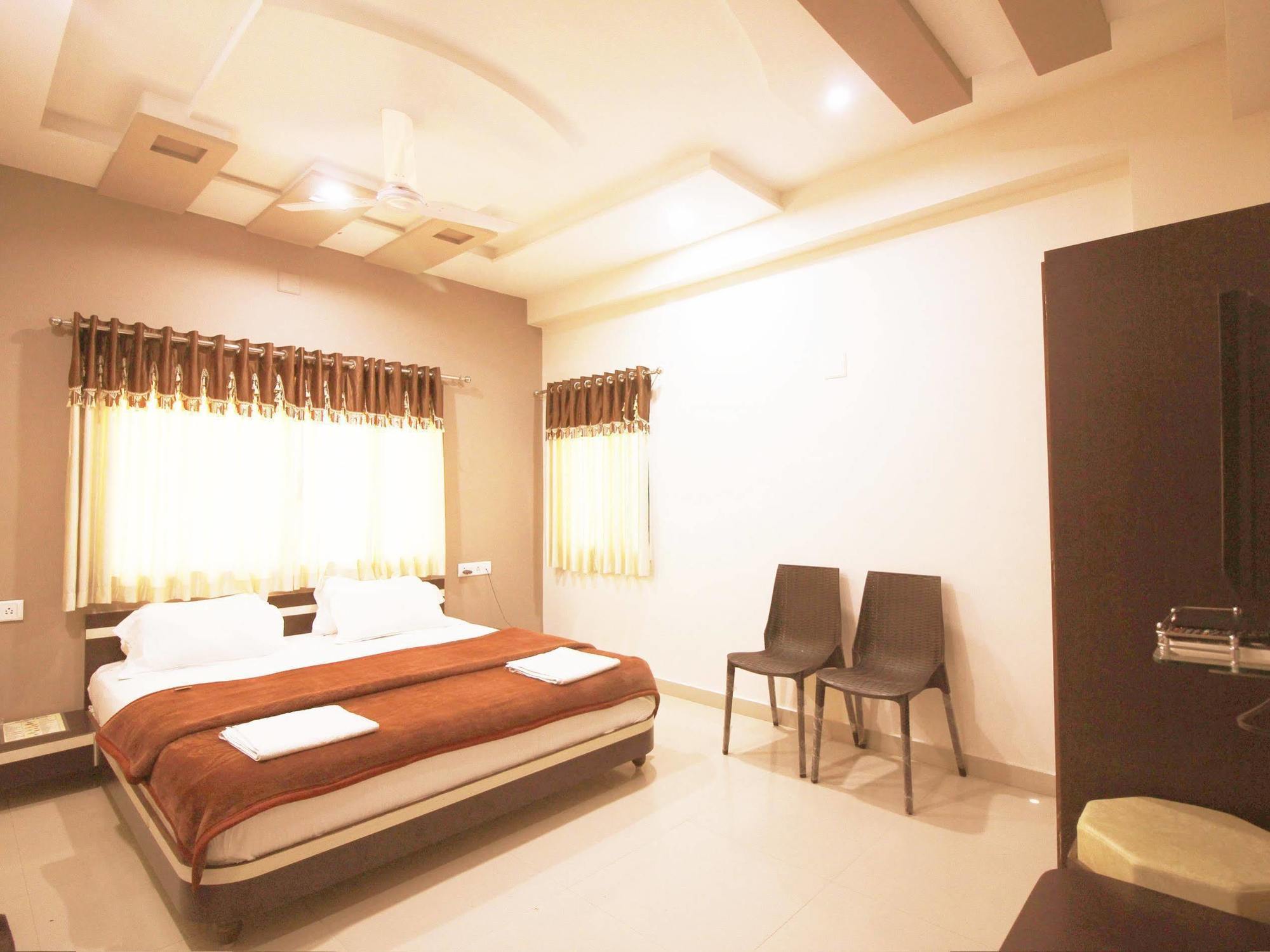 Hotel Rudra Plaza Dwārka Екстериор снимка