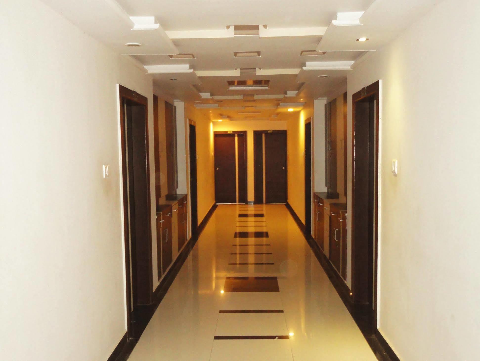 Hotel Rudra Plaza Dwārka Екстериор снимка